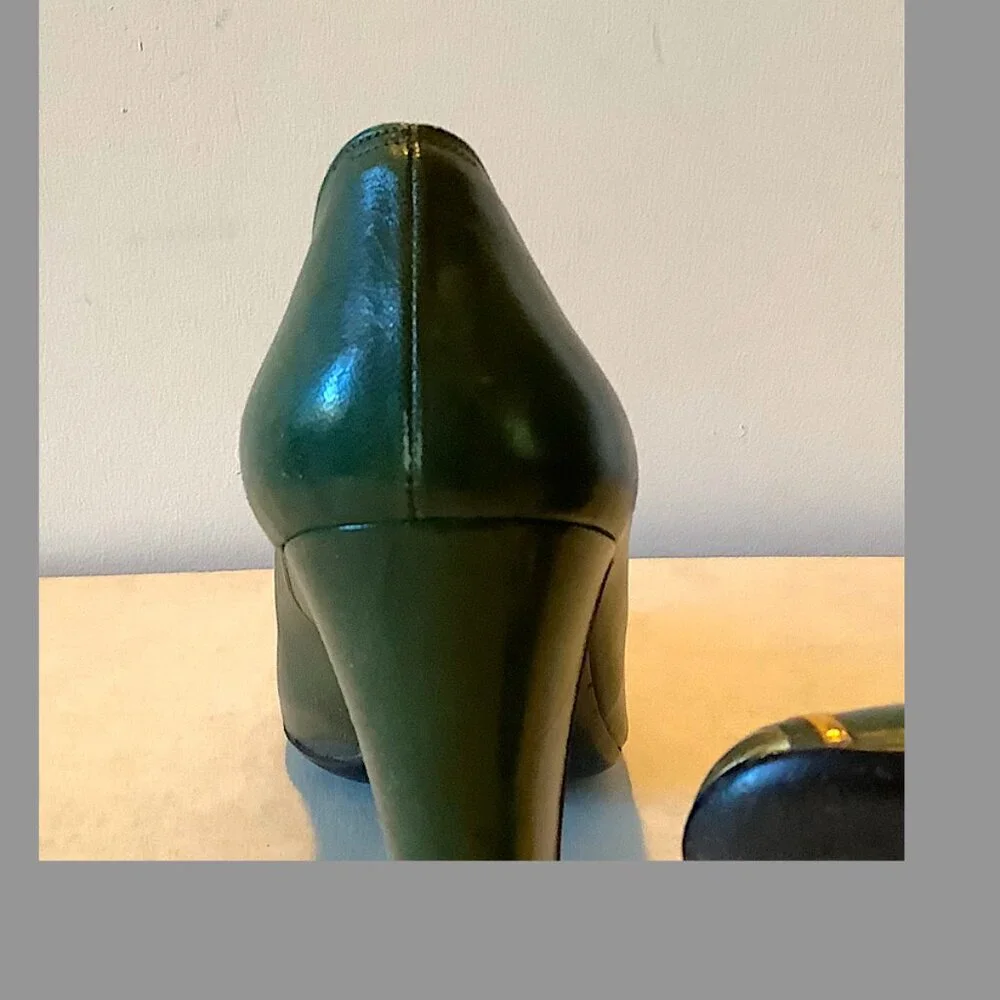 Kurt Geiger VINTAGE 1970S ITALY SHOES: Forest LEATHER Pumps , 2 1/2" heel - Picture 12 of 12